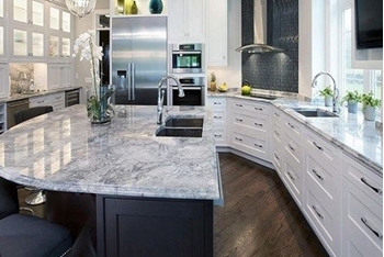 So sánh đá Solid Surface và đá tự nhiên loại nào tốt hơn?